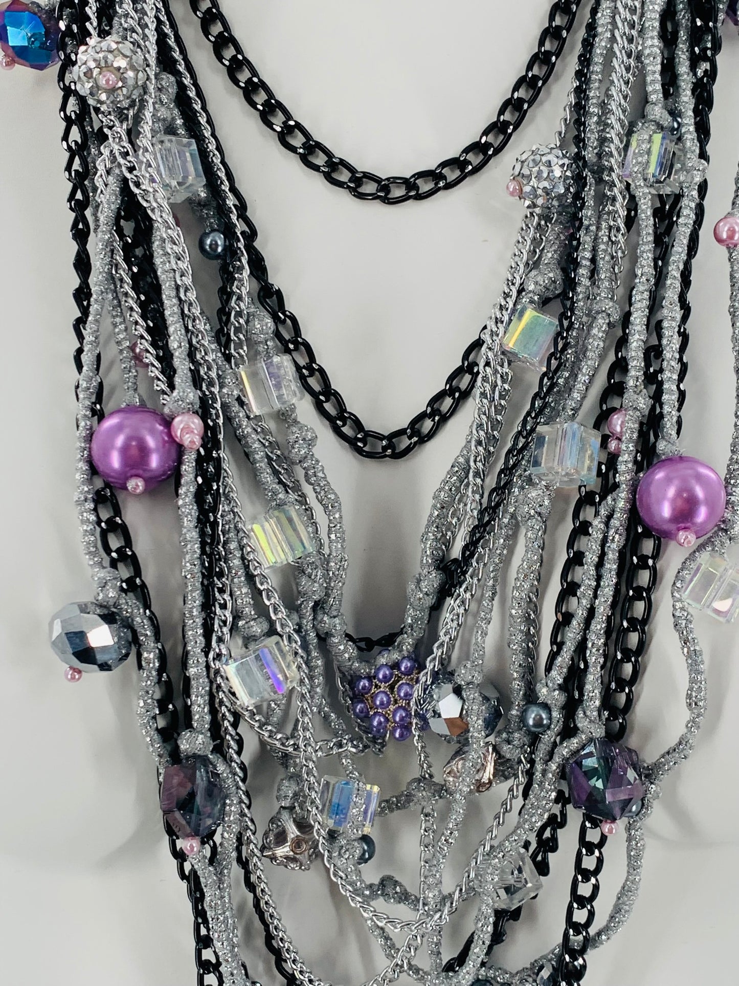 Silver Lake Nylon Layered Necklace with Gothıc Glass Beads