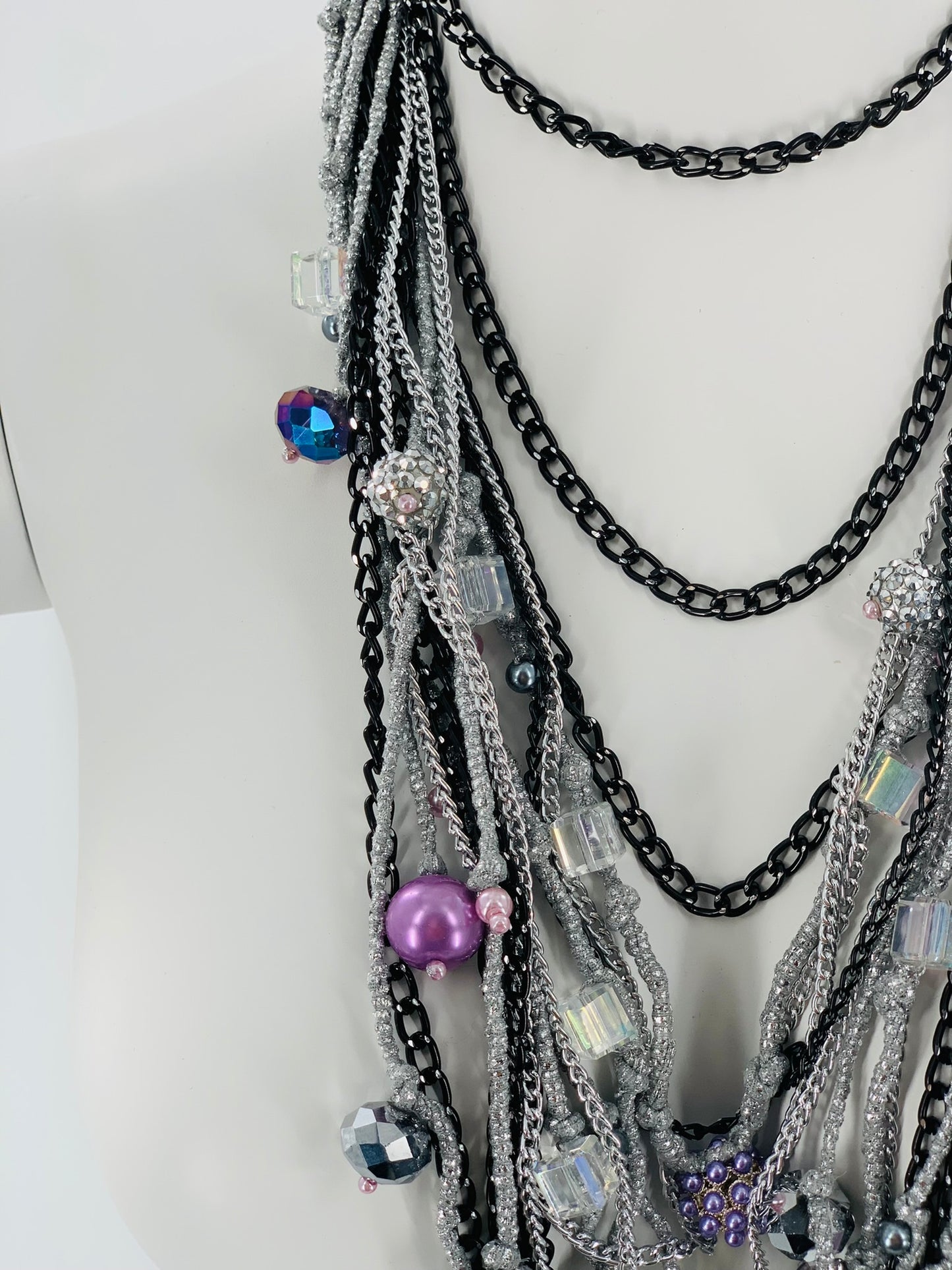 Silver Lake Nylon Layered Necklace with Gothıc Glass Beads