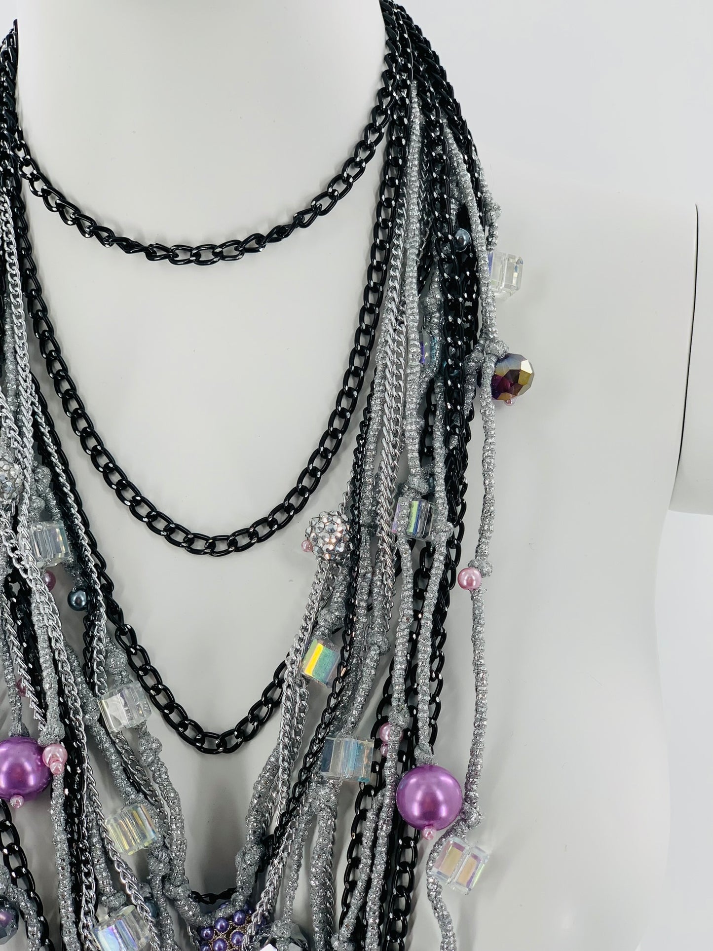 Silver Lake Nylon Layered Necklace with Gothıc Glass Beads
